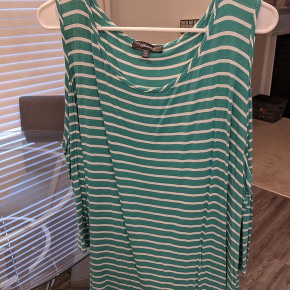 Shirt - Picture 1 of 3